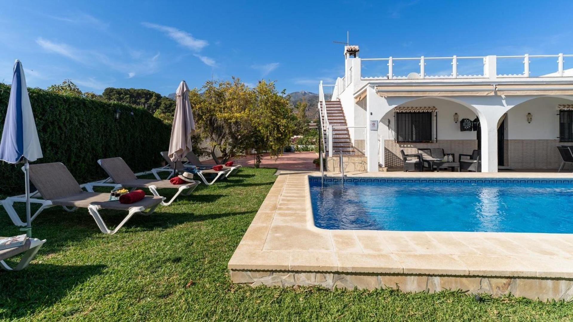 Mit Privatpool Fuer 6 Personen Ca 117 Qm In Nerja, Andalusien Costa Del Sol * Nerja